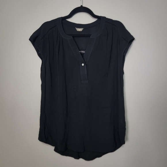 Denver Hayes Black Lightweight Short Sleeved Blouse - Picture 2 of 10